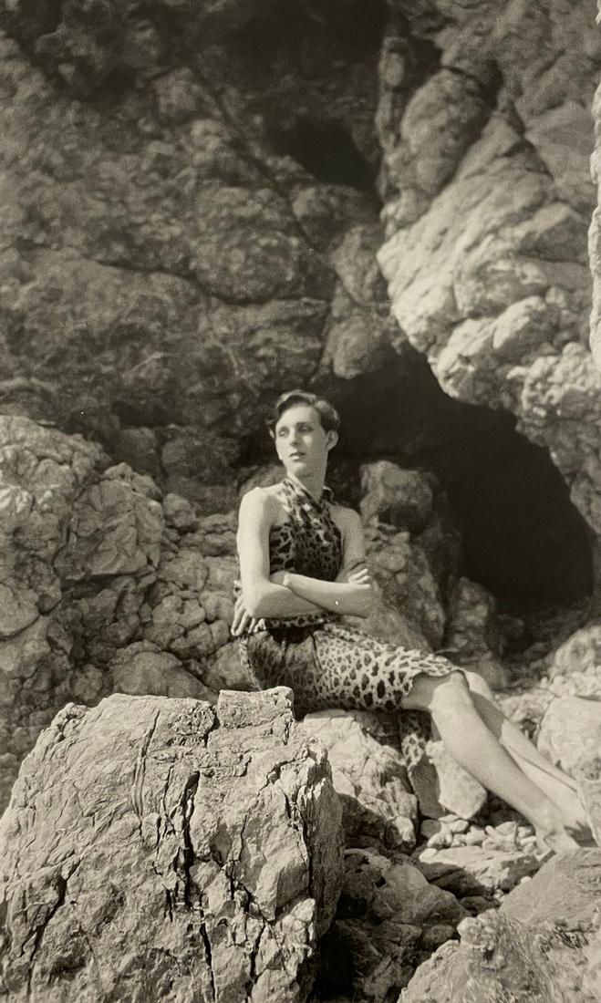 Cecil Beaton - Stephen Tennant: CECIL BEATON (1904-1980) Stephen Tennant Print in Colors 7" x 10 1/2" Cecil Beaton was a British photographer and designer best known for his elegant photographs of high society. Working within a cine