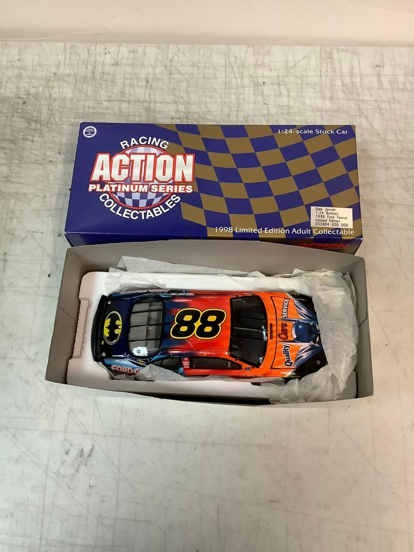 Nascar Batman Dale Jarrett 1:24 scale stock car: Nascar Batman Dale Jarrett 1:24 scale stock car