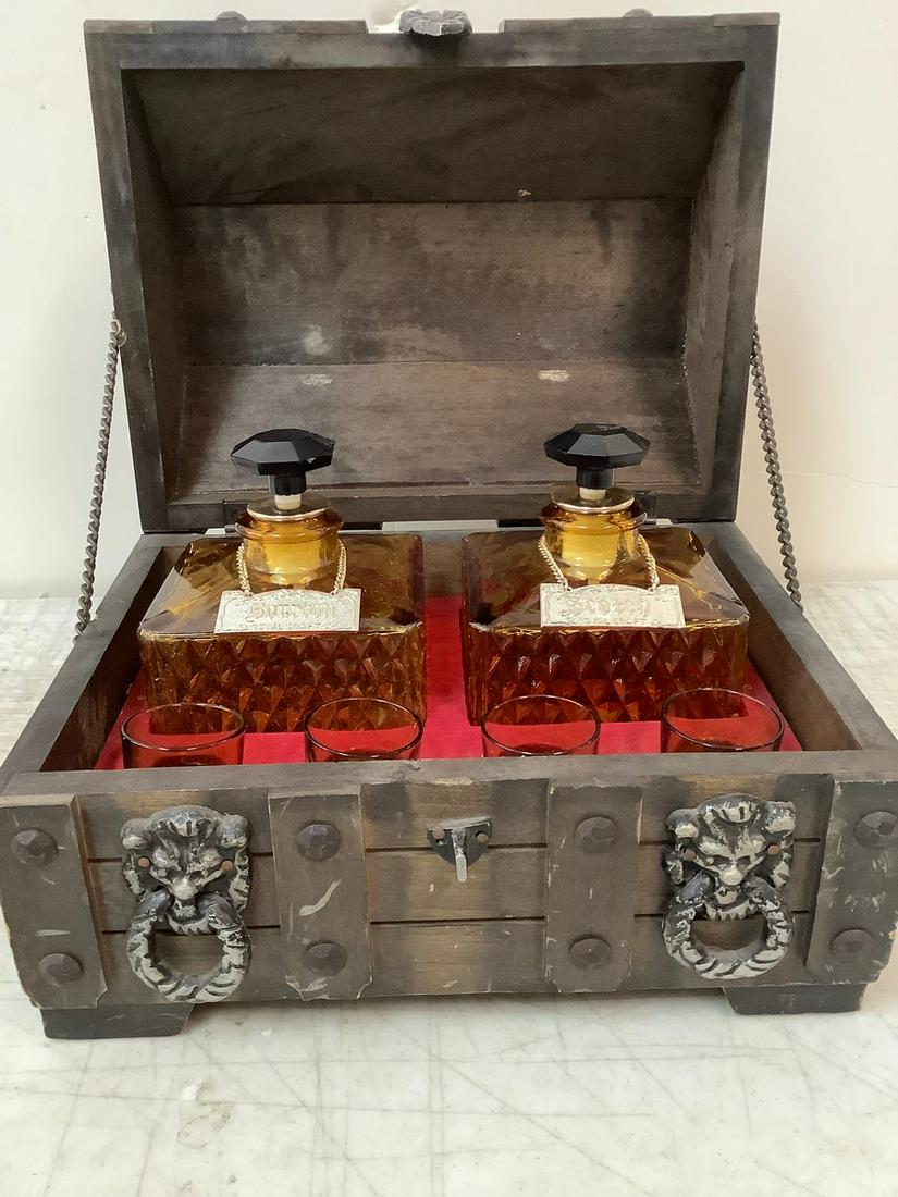 Vintage Medieval Revival Treasure Chest Whiskey Bar Decanters & Shots Glasses Set (1 of 1)