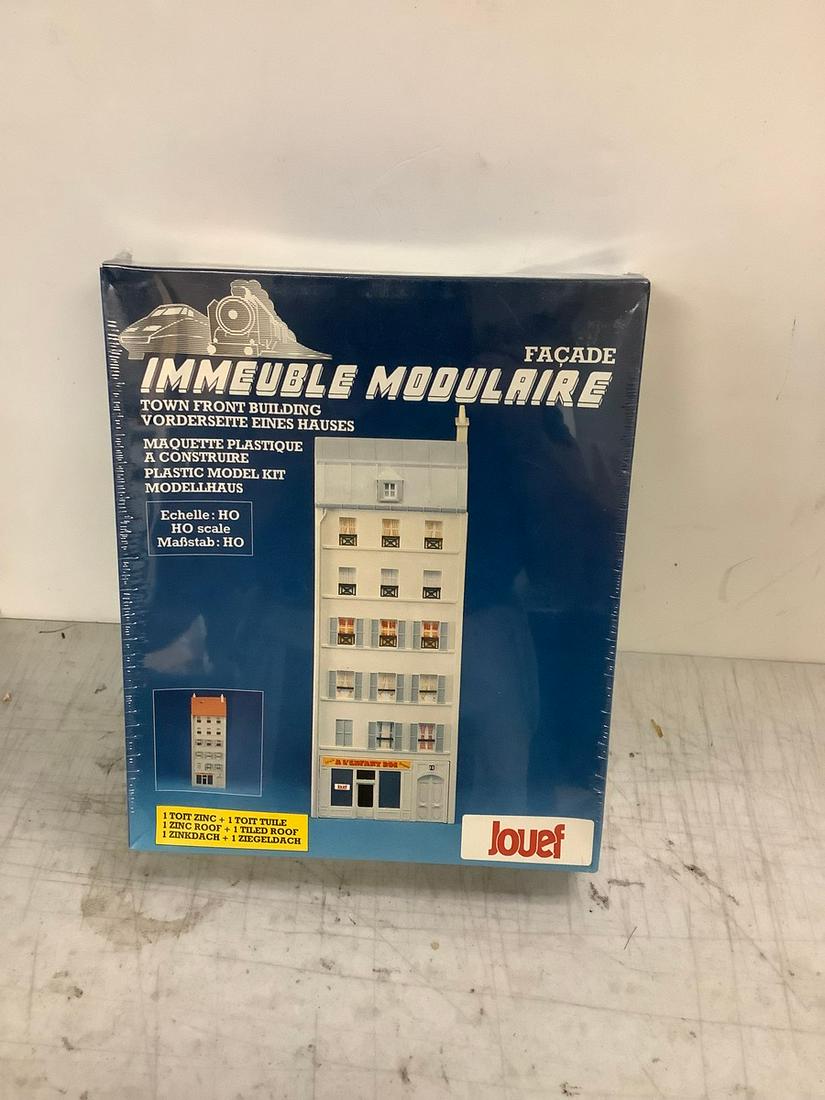 Sealed Jouef Town Front Building Model Kit (1 of 1)