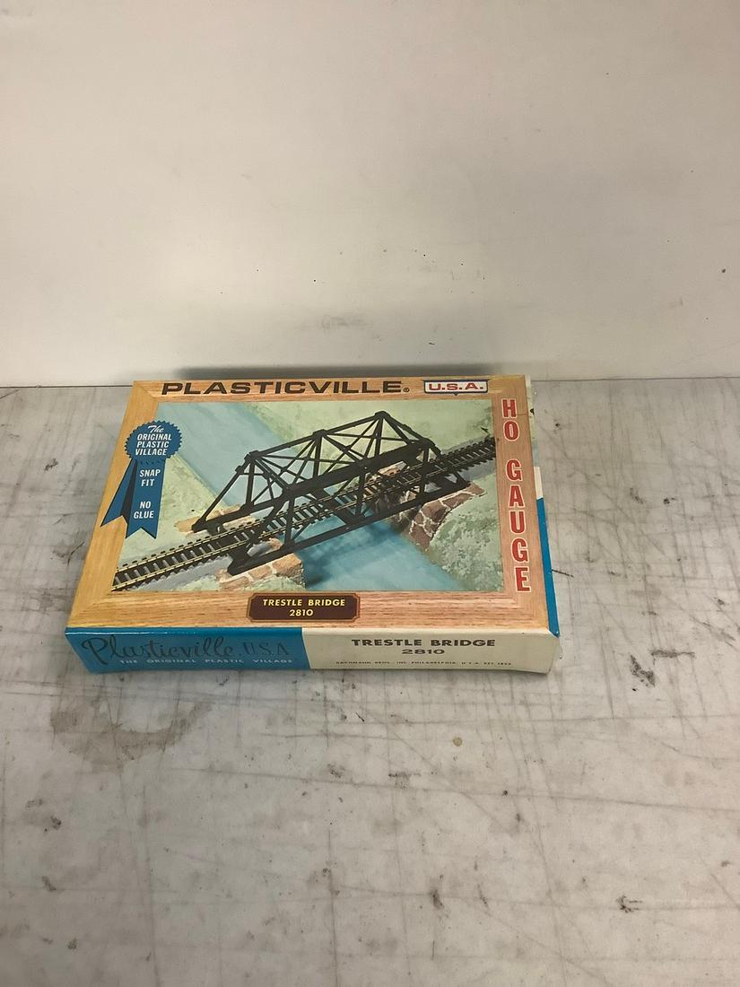 Sealed Bachmann Plasticville HO Gauge Trestle Bridge 2810 HO Scale Model Kit (1 of 1)