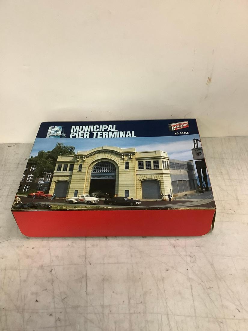 CornerStone Municipal Pier Terminal HO Scale Model Kit (1 of 1)