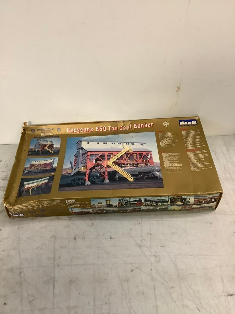Cheyenne 650 Ton Coal Bunker HO Scale 1:87 Model Kit (1 of 1)