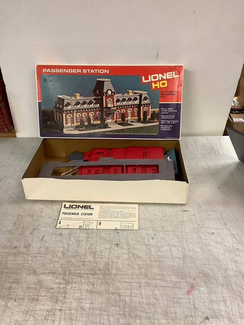 Lionel HO Passenger Station Authentic Building Kit (1 of 1)
