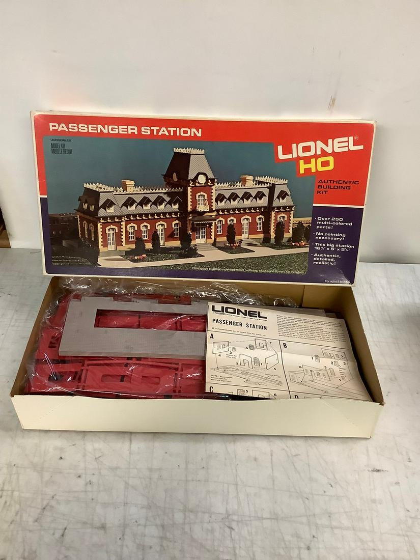 Lionel HO Passenger Station Authentic Building Kit (1 of 1)