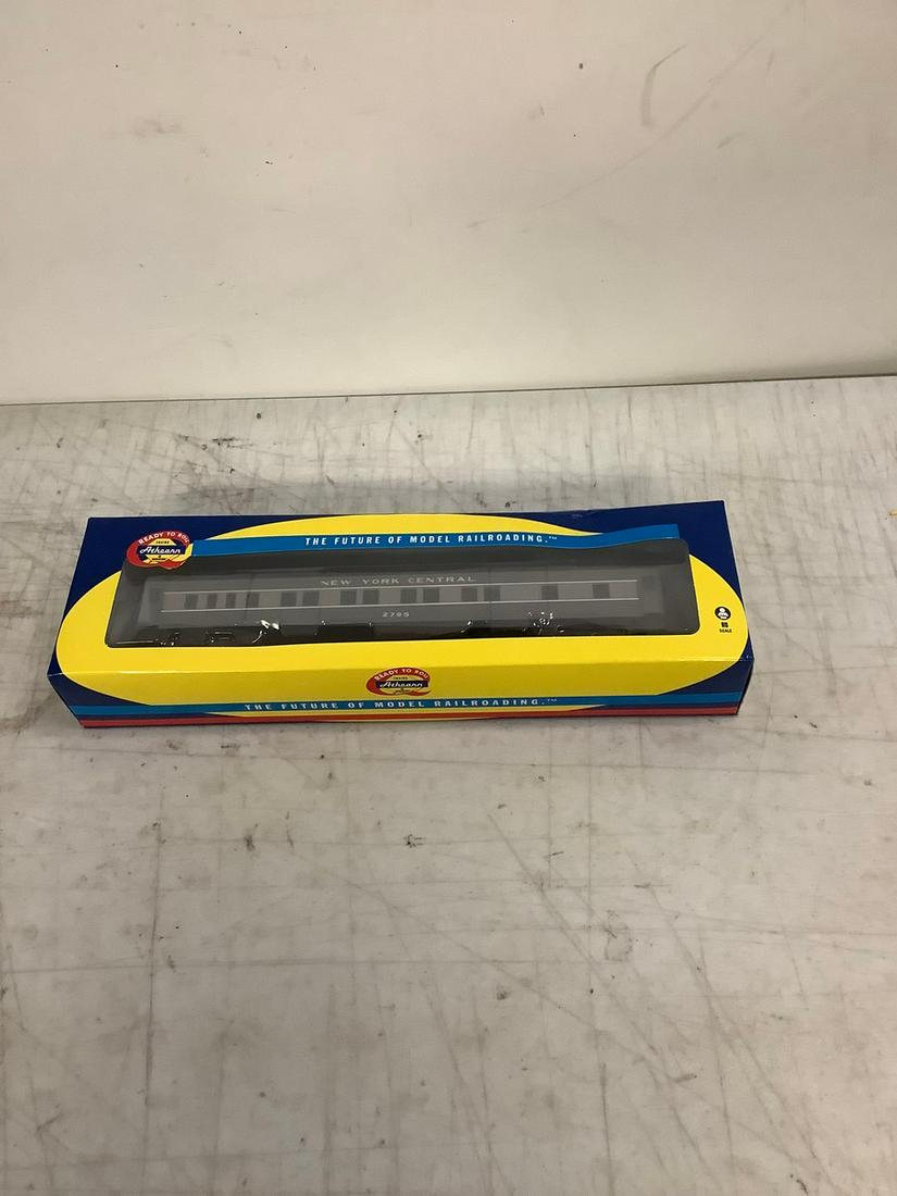 Sealed Athearn New York Central Heavyweight Pullman: Sealed Athearn New York Central Heavyweight Pullman