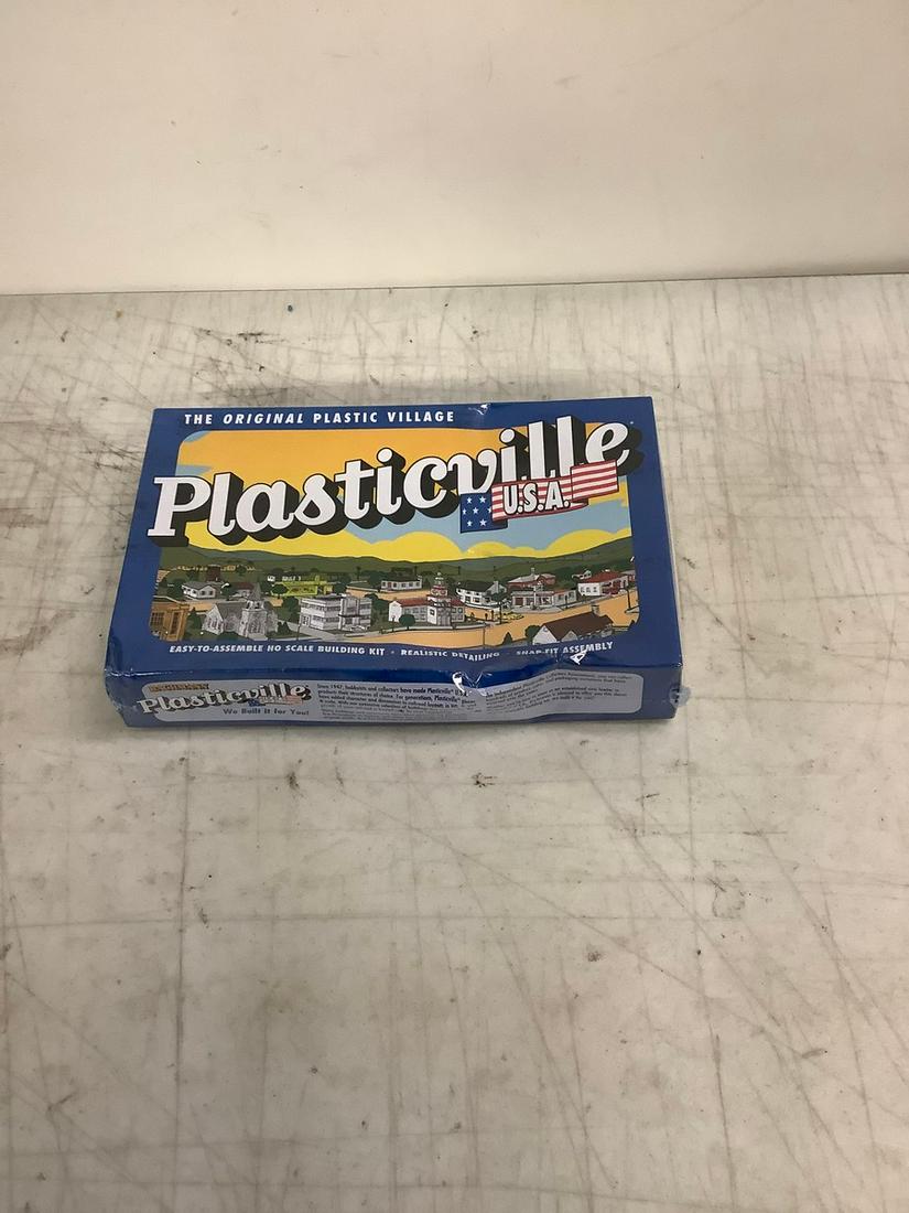 Sealed Bachmann Plasticville Pedestraian Bridge HO Scale Model Kit (1 of 1)