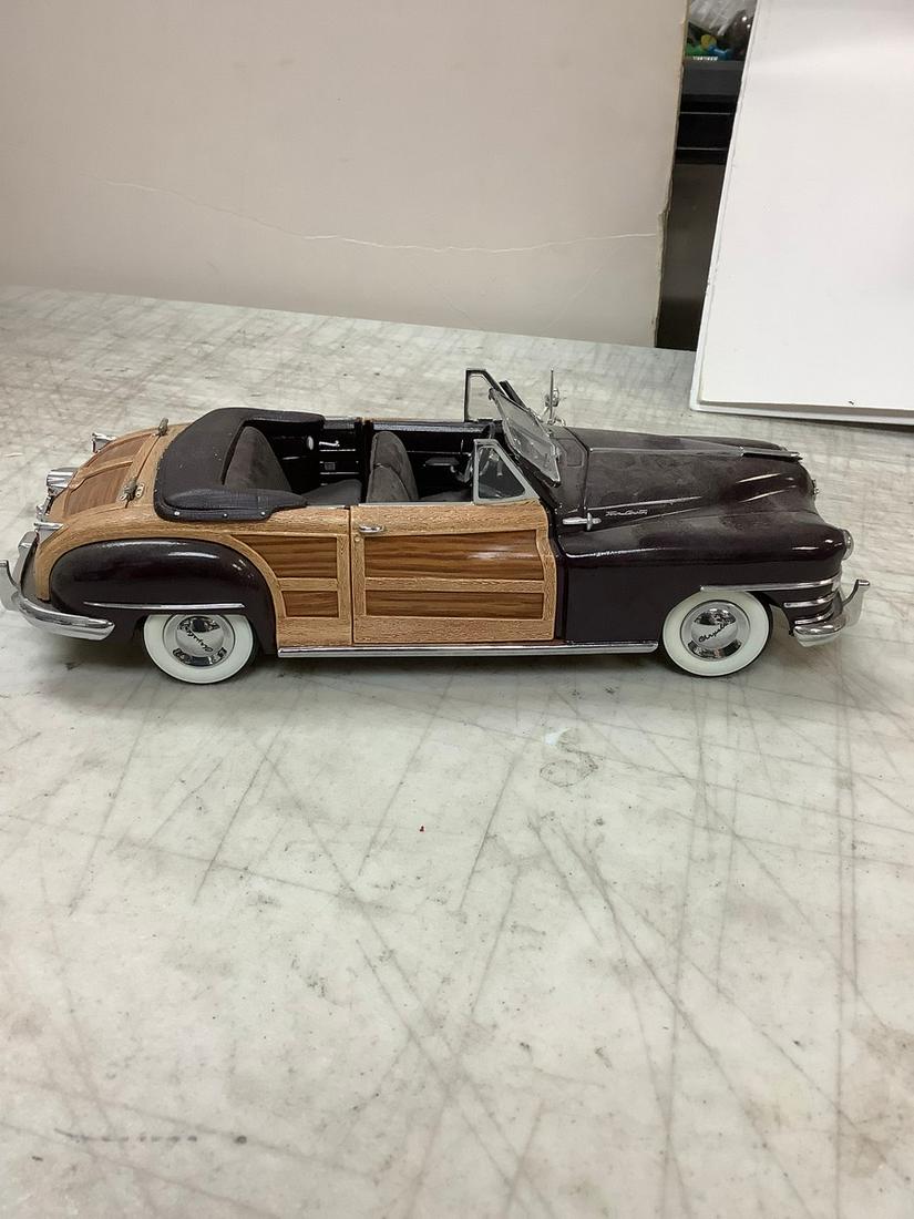 The Danbury Mint 1948 Chrysler Town & Country Model Car 8.5" (Needs Repair): The Danbury Mint 1948 Chrysler Town & Country Model Car 8.5" (Needs Repair)