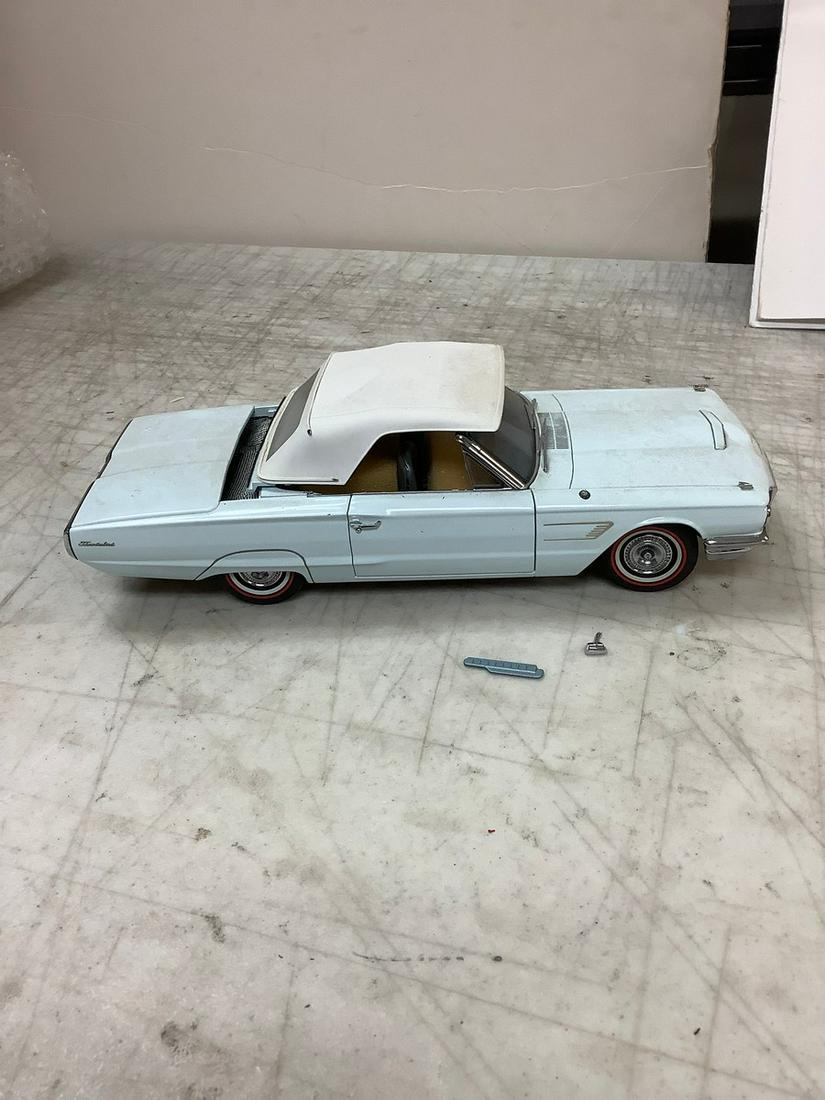 The Danbury Mint 1965 Ford Thunderbird Convertible 8" (Needs Repair) (1 of 1)