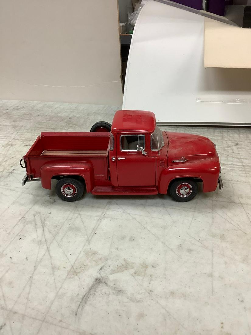 The Danbury Mint 1956 Ford F-100 Pickup Truck 8" (1 of 1)