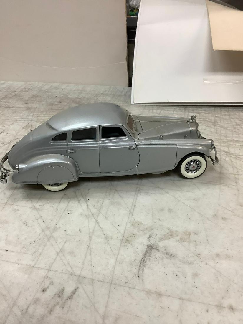 The Danbury Mint 1933 Pierce Silver Arrow 9" (1 of 1)