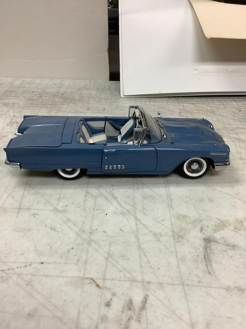 The Danbury Mint 1958 Ford Thunderbird Convertible 8.5" (1 of 1)