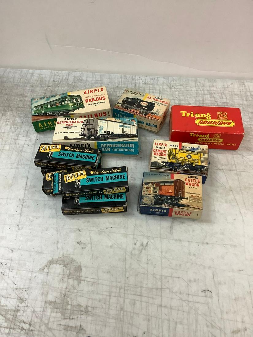 Lot of Vintage Model Kits and More: Lot of Vintage Model Kits and More