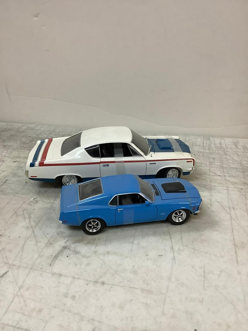 Road Signatures 1/18 1970 AMC Rebel Dalmier Chrysler and Motor Max 1970 Mustang Boss 429 1:24 Scale: Road Signatures 1/18 1970 AMC Rebel Dalmier Chrysler and Motor Max 1970 Mustang Boss 429 1:24 Scale Biggest 10.5"