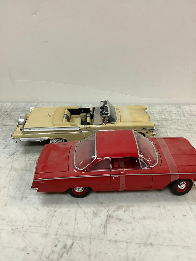 Road Signatures 1957 Mercury Turnpike Cruiser 1:18 and Maisto 1962 Cheverlot Bel Air 1/18 Biggest: Road Signatures 1957 Mercury Turnpike Cruiser 1:18 and Maisto 1962 Cheverlot Bel Air 1/18 Biggest 12"