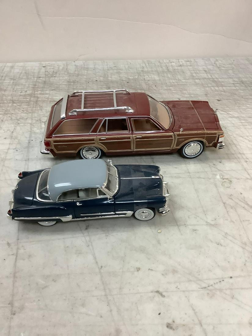 Motor Max 1979 Chrysler LeBaron Wagon, Signature 1949 Cadillac, longest 6.5": Motor Max 1979 Chrysler LeBaron Wagon, Signature 1949 Cadillac, longest 6.5"