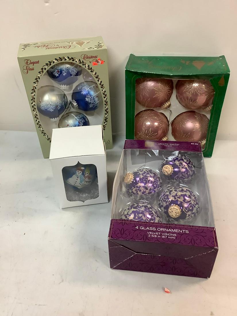 Lot of Glass Christmas Balls: Lot of Glass Christmas Balls