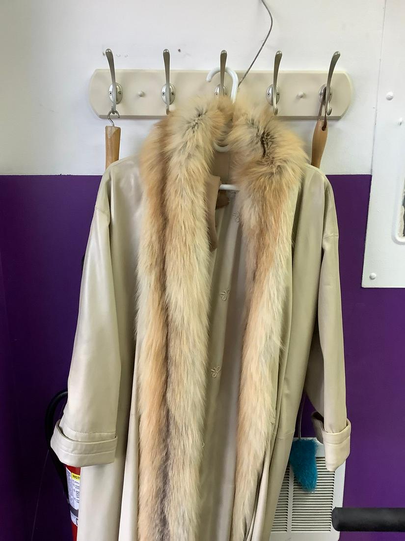 Vintage Vakko Leather Fur Trim Coat Size S w/ Gloves: Vintage Vakko Leather Fur Trim Coat Size S w/ Gloves