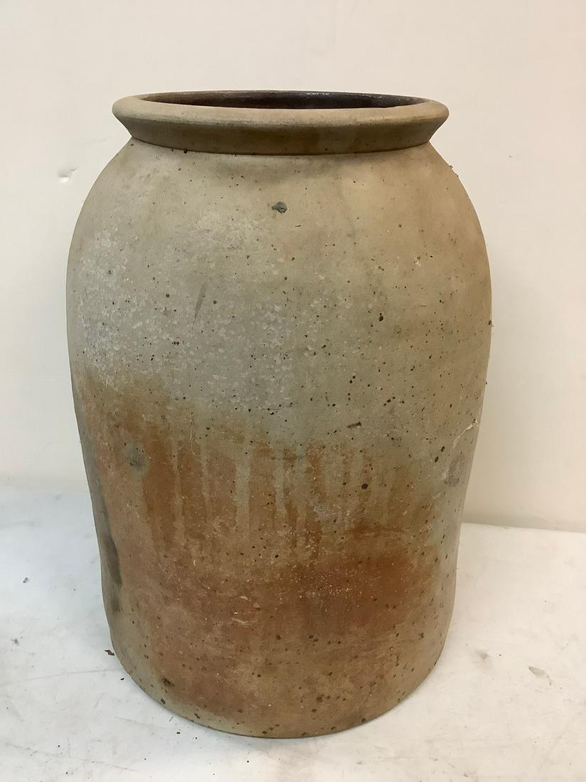 Large Pottrey Crock: Large Pottrey Crock