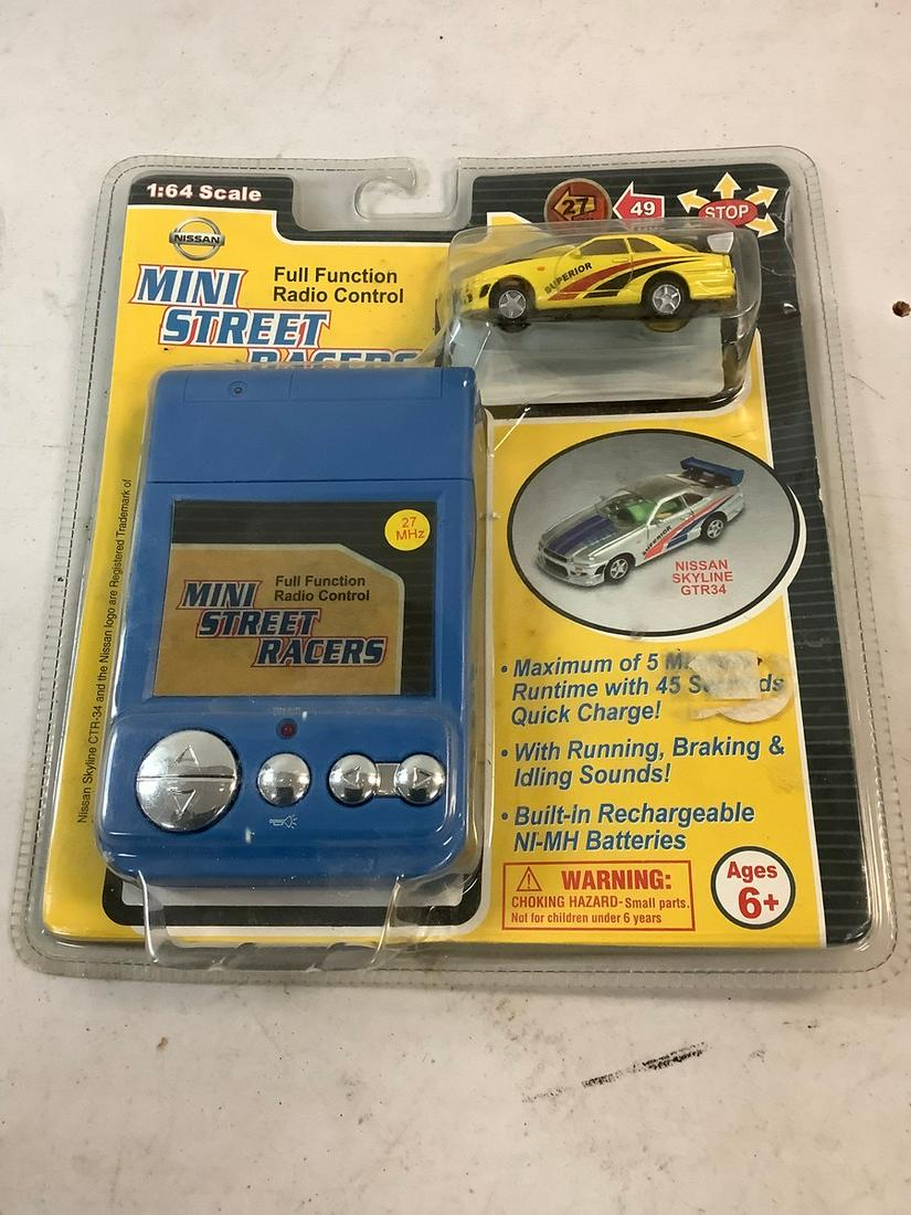 Sealed Mini Street Racers Full Function Radio Control 1:64 Scale (1 of 1)