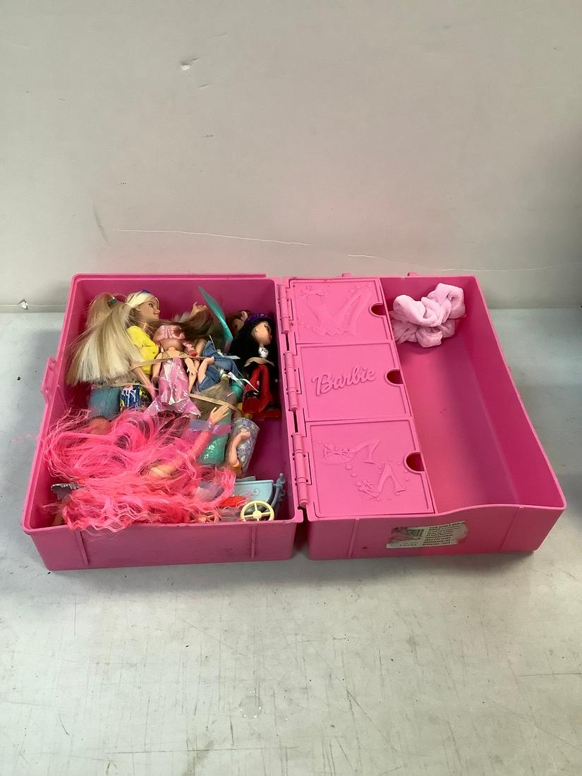 Barbie Case Full w/ Barbies, Accessories and More (0236) on Jan 01