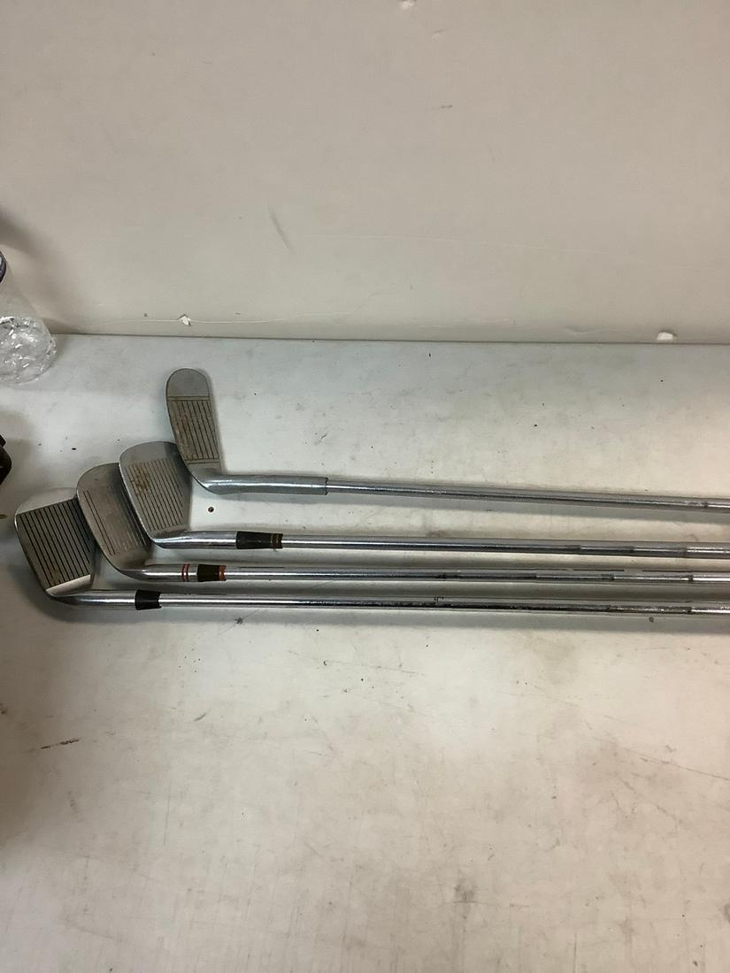 Lot of 4 Wilson and more golf clubs: Lot of 4 Wilson and more golf clubs