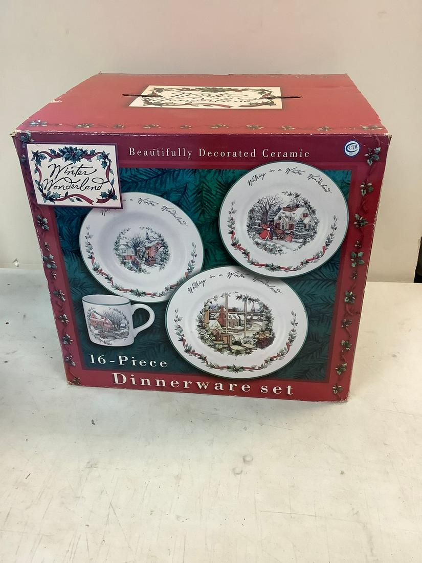 Susan Winget Winter Wondeland 16-Piece Beautifully Decorated Dinnerware Set (1 of 1)