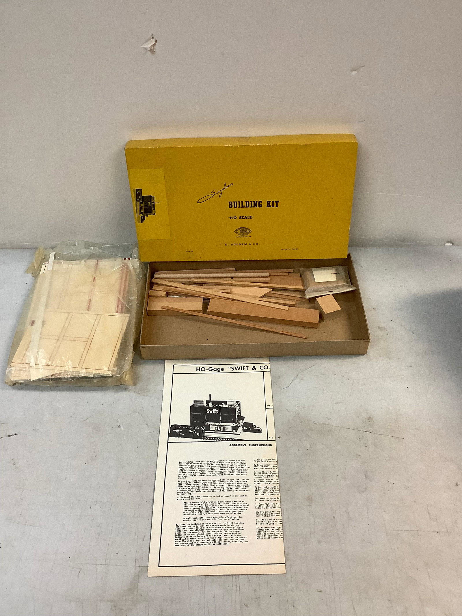 Vintage Suydam & Co. Building Kit HO Scale Meat Packing Plant "Swift" (1 of 1)