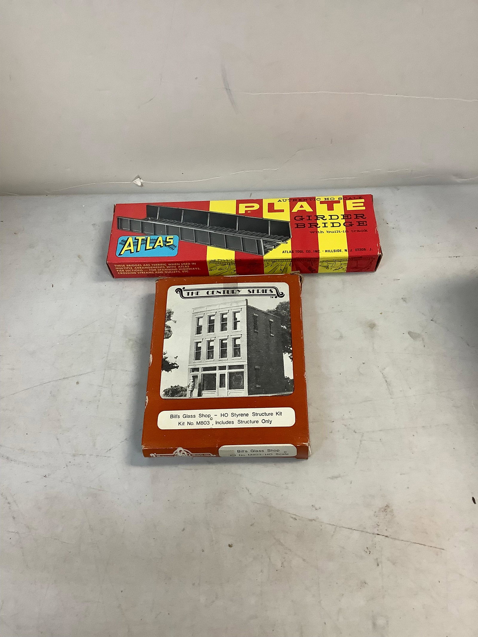Lot of Atlas Girder Bridge w/ Build in Track and The Century Series Bill's Glass Shop Structure Kit (1 of 1)
