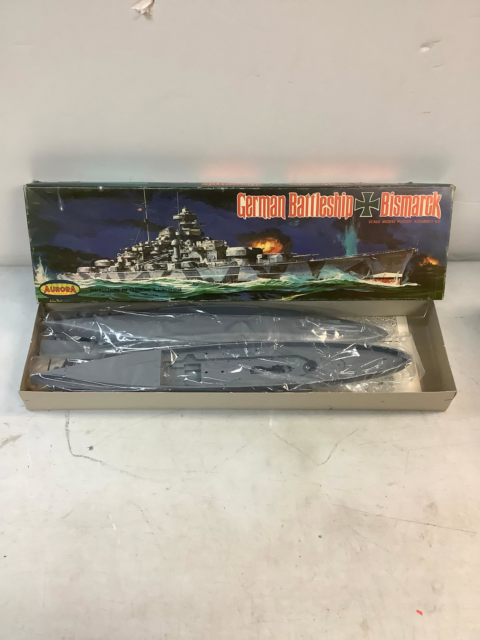 Vintage Aurora German Battleship Bismarck Scale Model Assembly Kit (1 of 1)