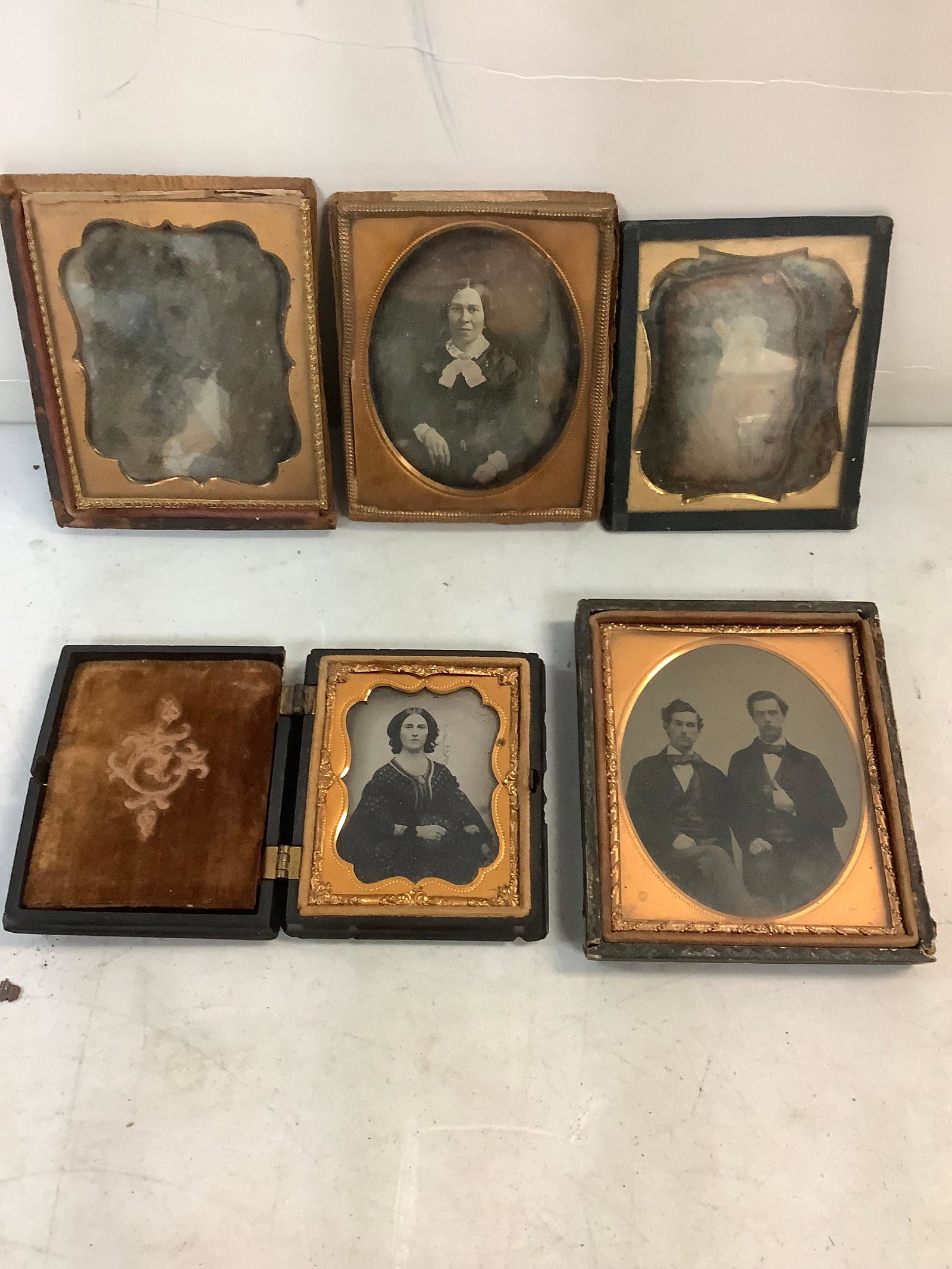 Assortment of 1800's picture frames 4x3 (1 of 1)