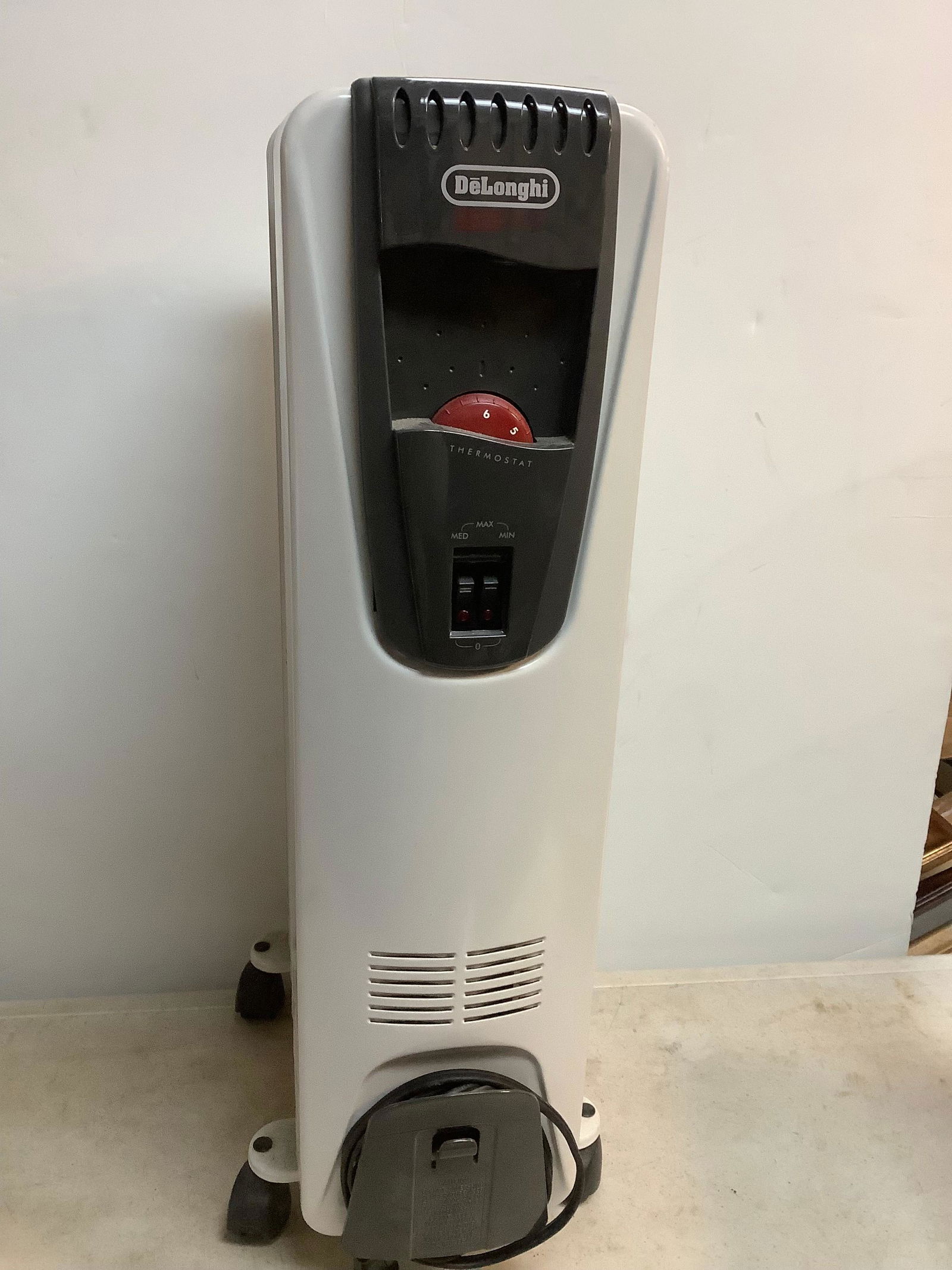 DeLonghi Space Heater (1 of 1)