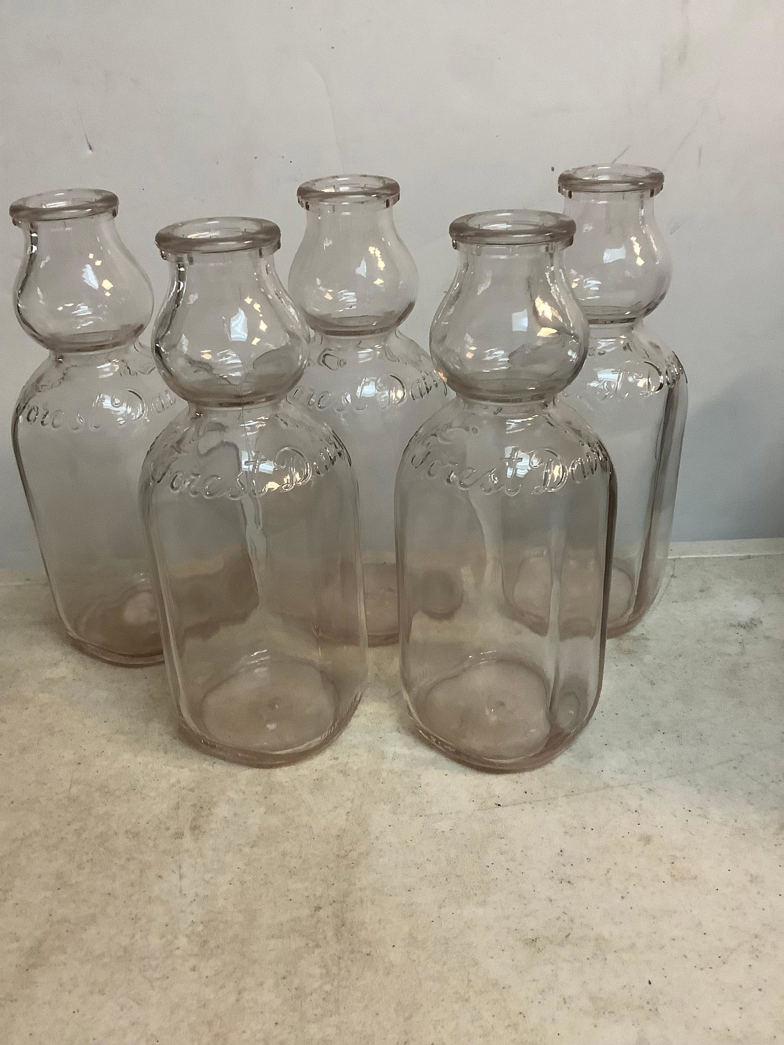 5 vintage Forest daisy Milk bottles: 5 vintage Forest daisy Milk bottles