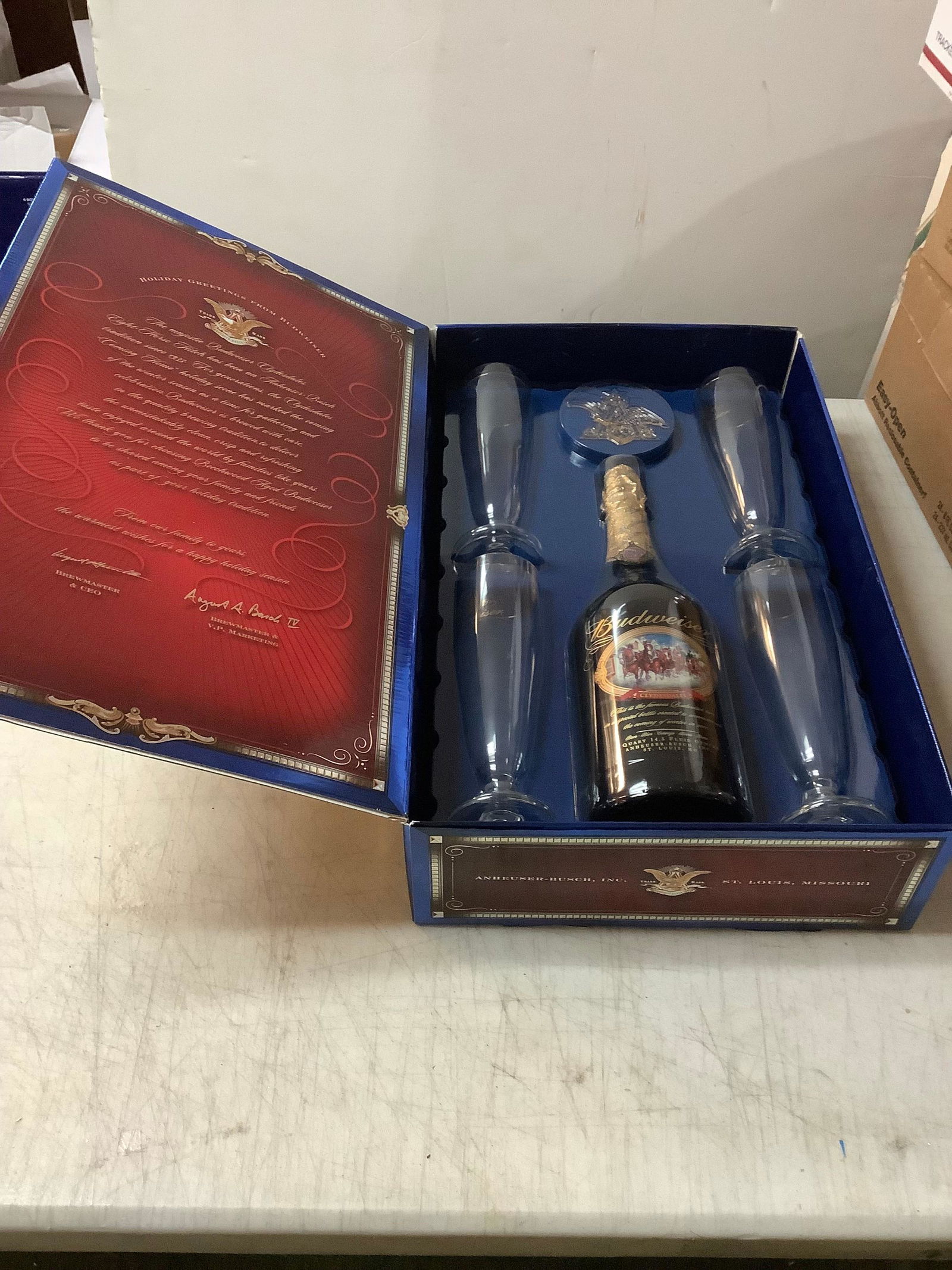 Budweiser Limited edition winter 2001 1 Quart Bottle and 4 11 oz glasses: Budweiser Limited edition winter 2001 1 Quart Bottle and 4 11 oz glasses