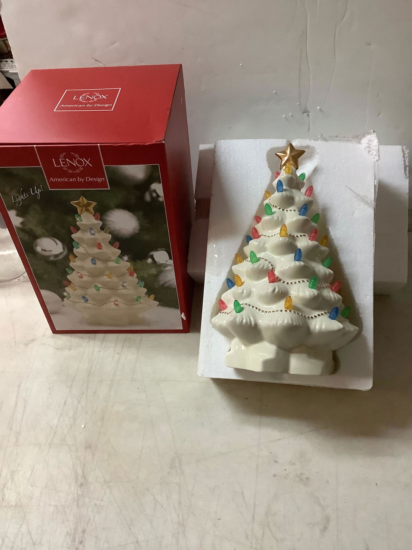 Lenox Light up ceramic tree 12 in (1 of 1)