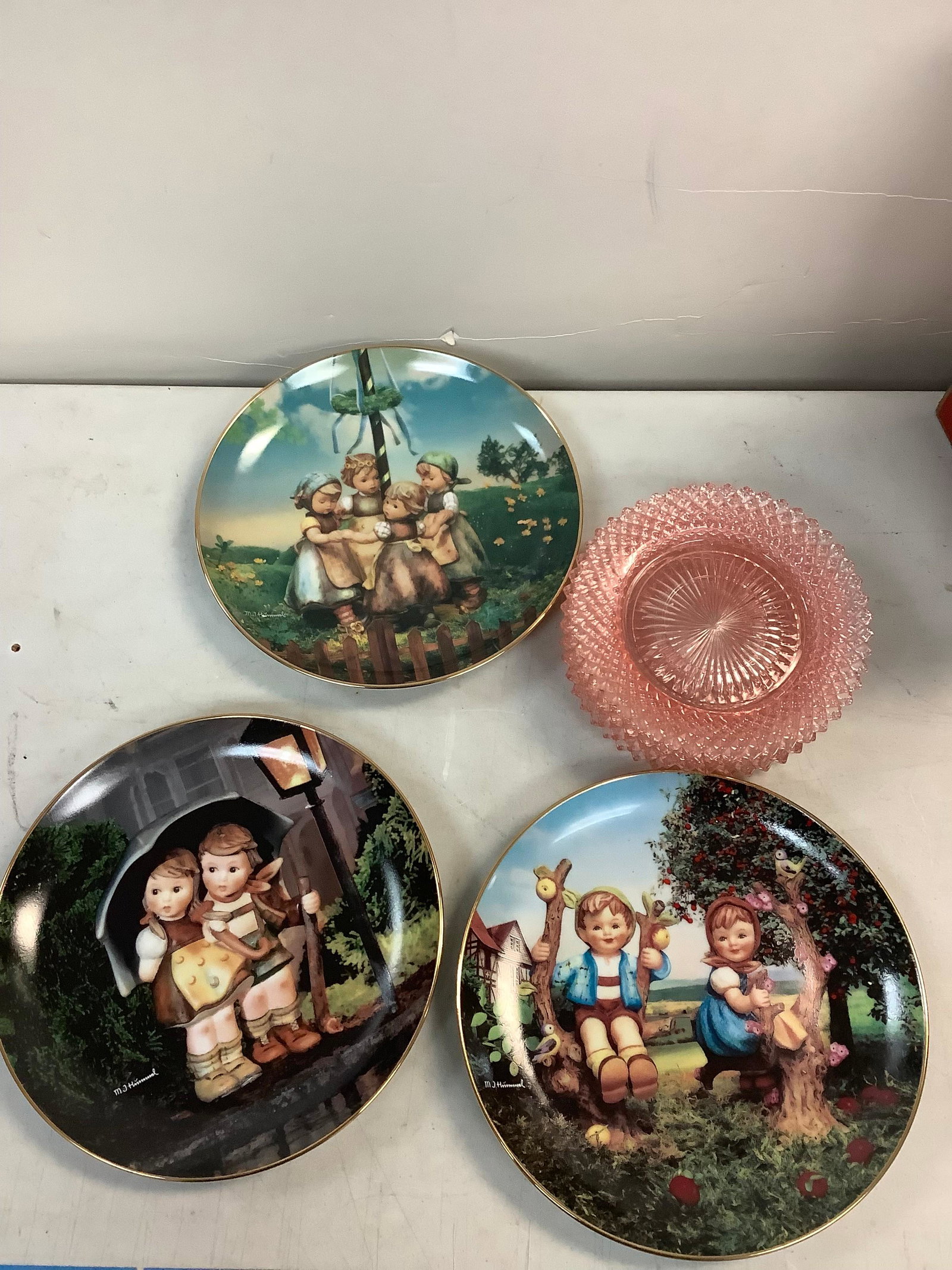 Lot of The Danbury Mint, M.J. Hummel numbered Decorative Plates and more: Lot of The Danbury Mint, M.J. Hummel numbered Decorative Plates and more