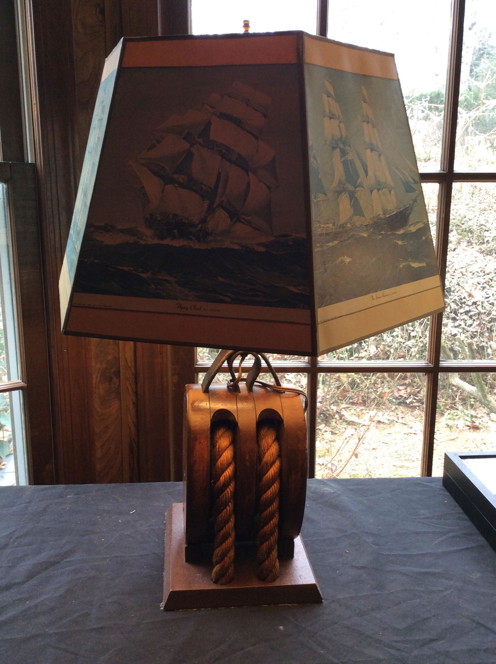 Vintage Nautical Rope and Pulley Table Lamp with Shade  26x7.5x16 (1 of 1)