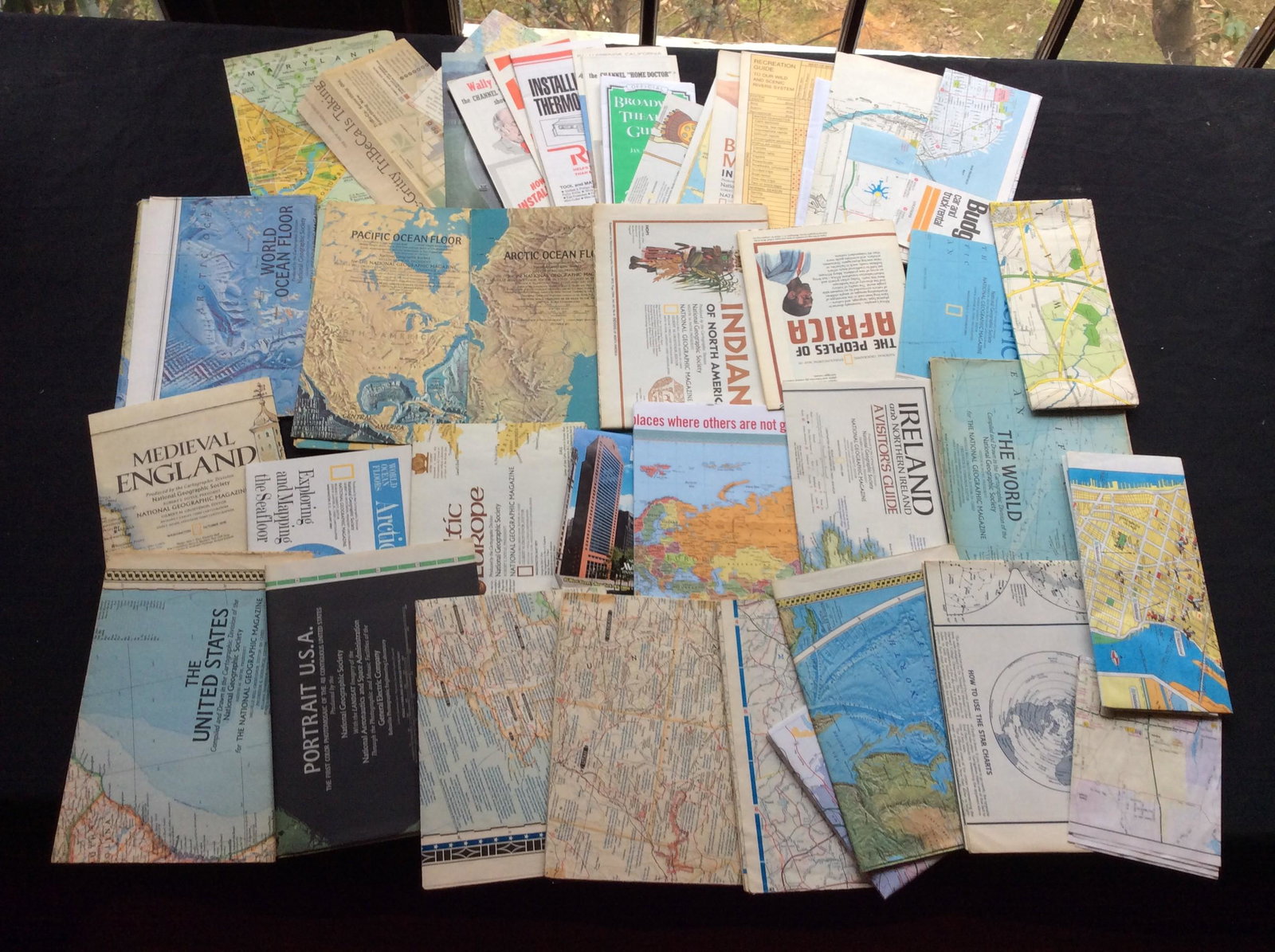 Lot of Vintage Maps, including World Ocean Floor Maps: Lot of Vintage Maps, including World Ocean Floor Maps
