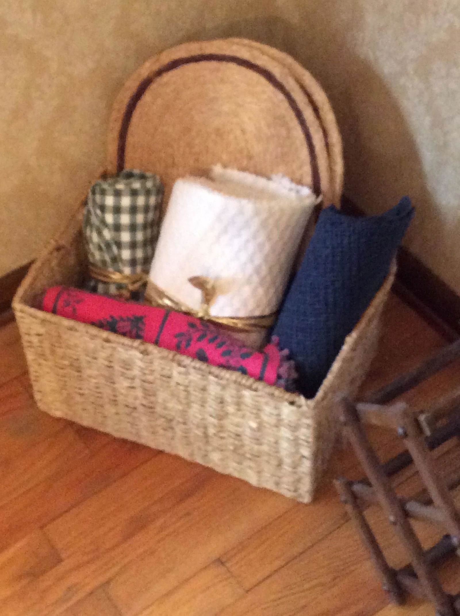 Basket of Placemats: Basket of Placemats