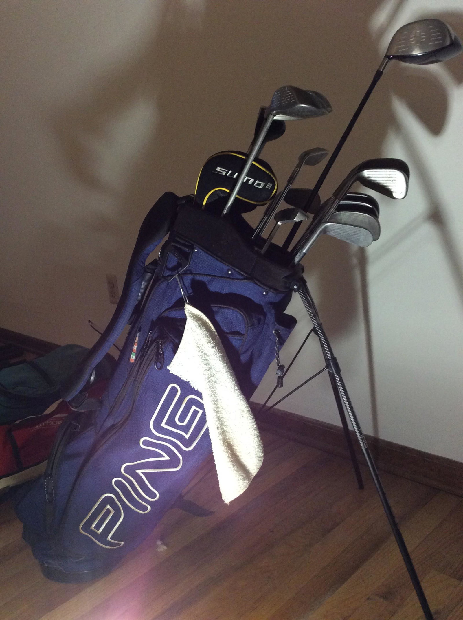 Ping Bag and Set of Golf Clubs including Calloway, Odessy, Titleist and More: Ping Bag and Set of Golf Clubs including Calloway, Odessy, Titleist and More