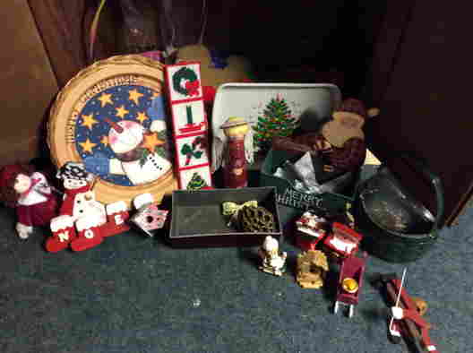 Holiday & Christmas Decorations