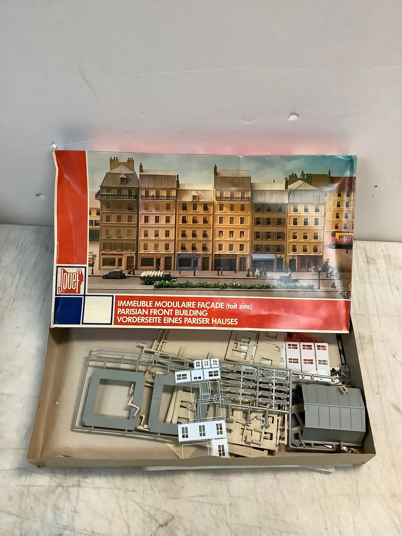 Jouef Parisian front building kit (1 of 1)
