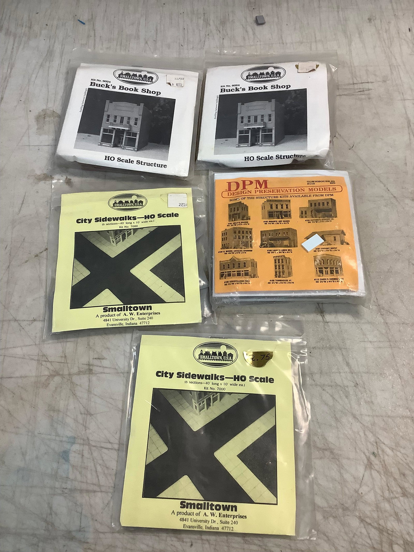 Lot of miniature building sets/ supplies (1 of 1)