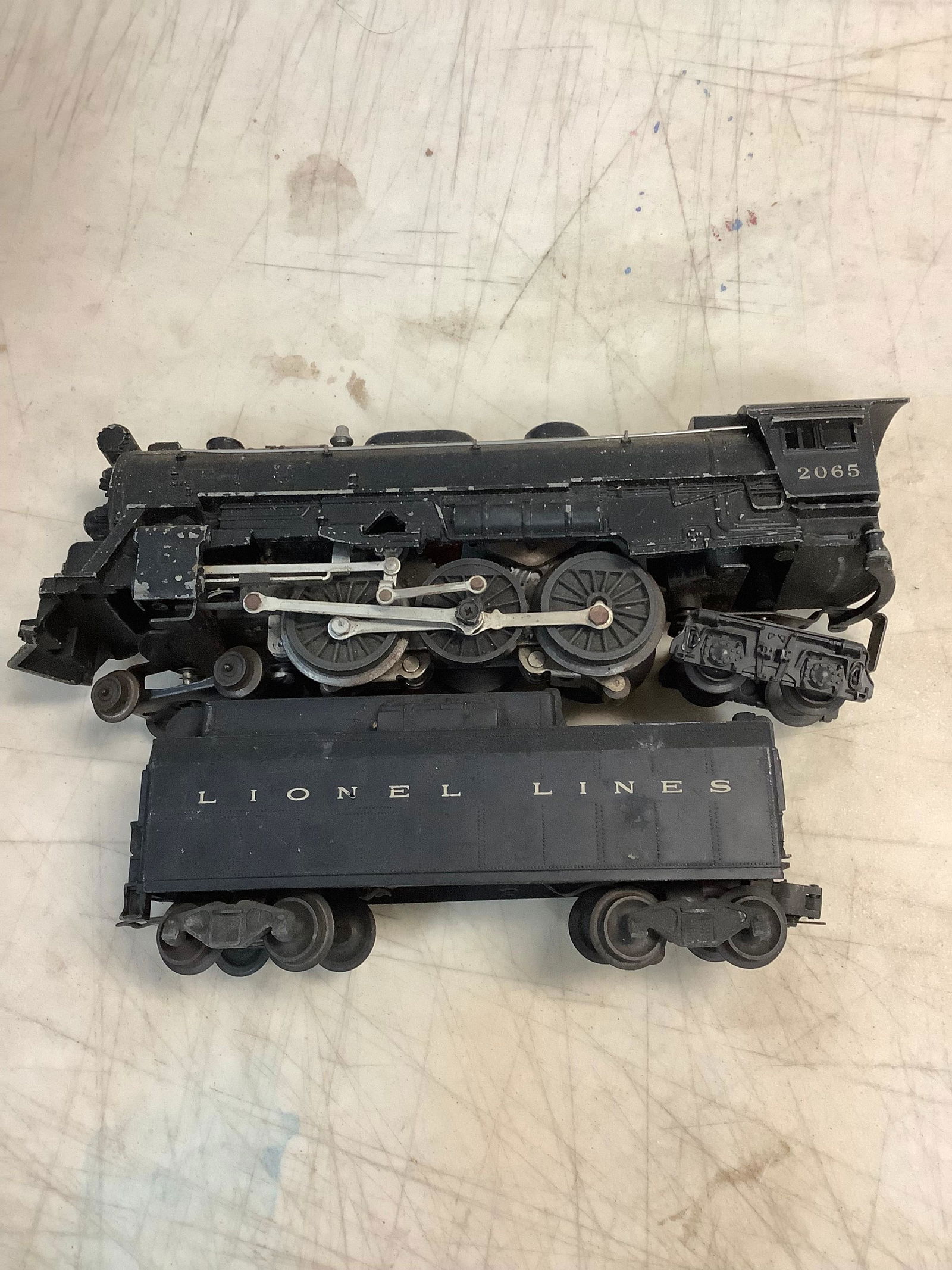 Lionel train engine (1 of 1)