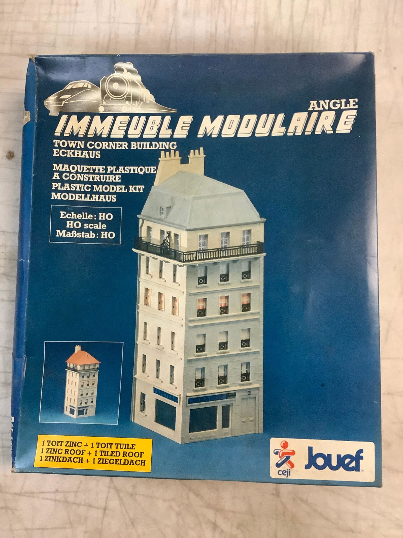 Jouef town corner building kit (1 of 1)