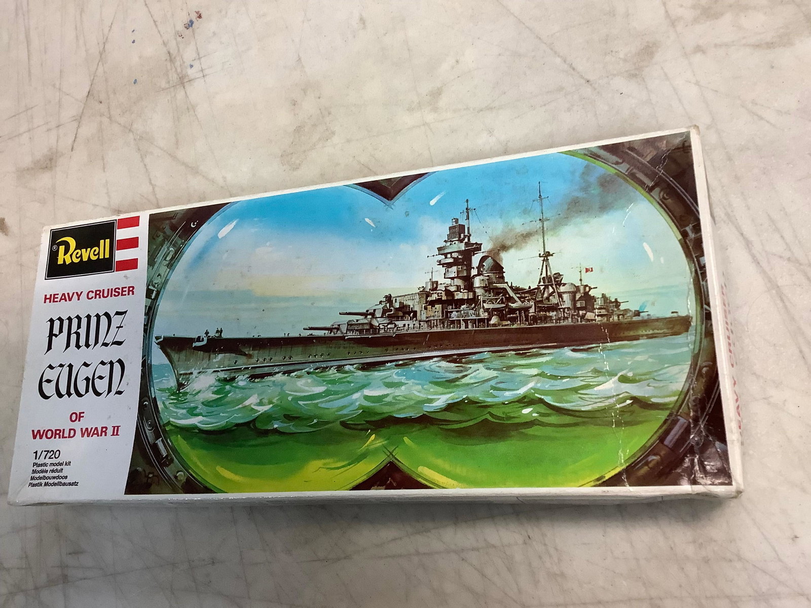 Revell word war 2 heavy cruiser: Revell word war 2 heavy cruiser