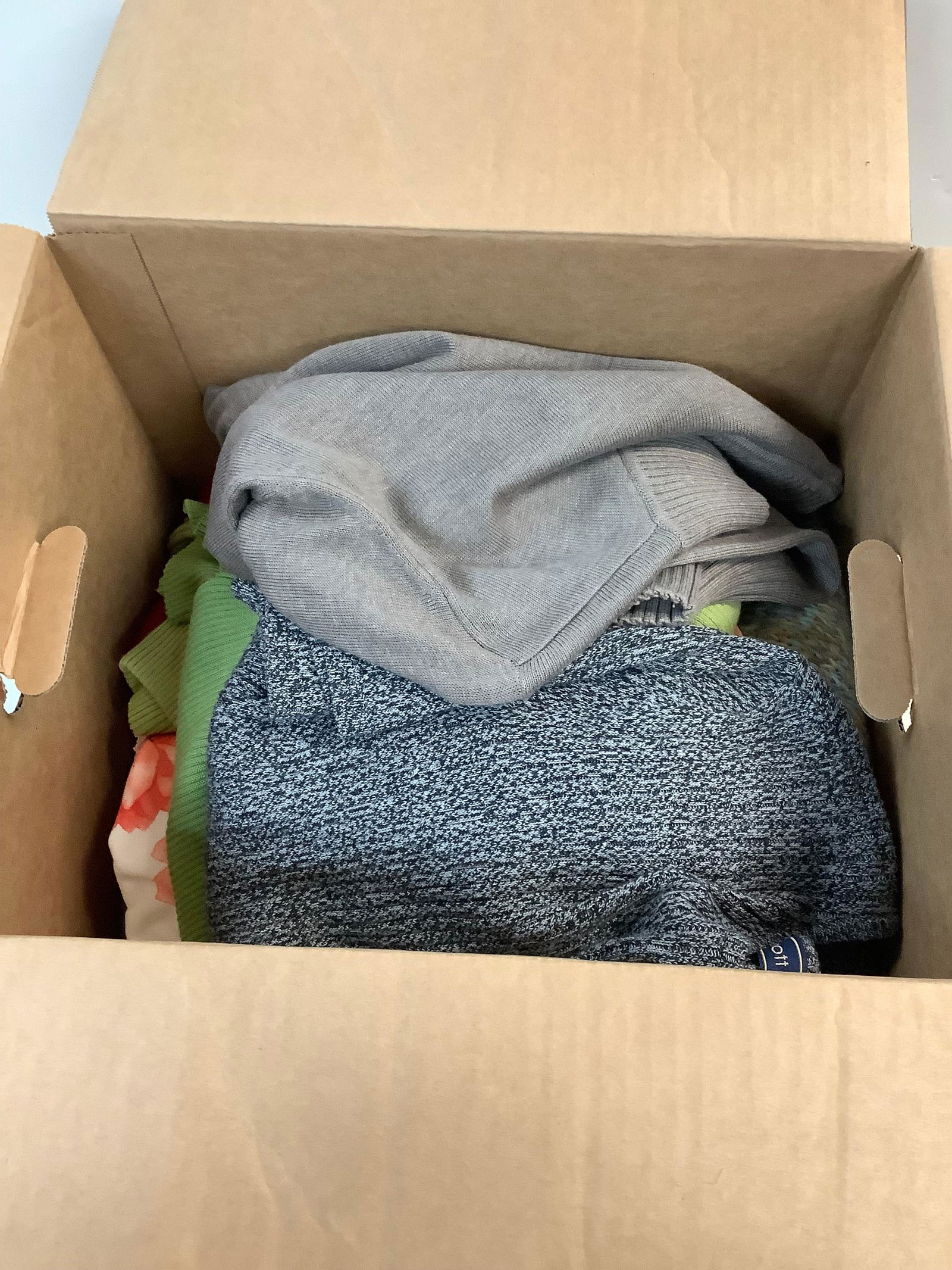 Lot of Women sweaters, size L (1 of 1)