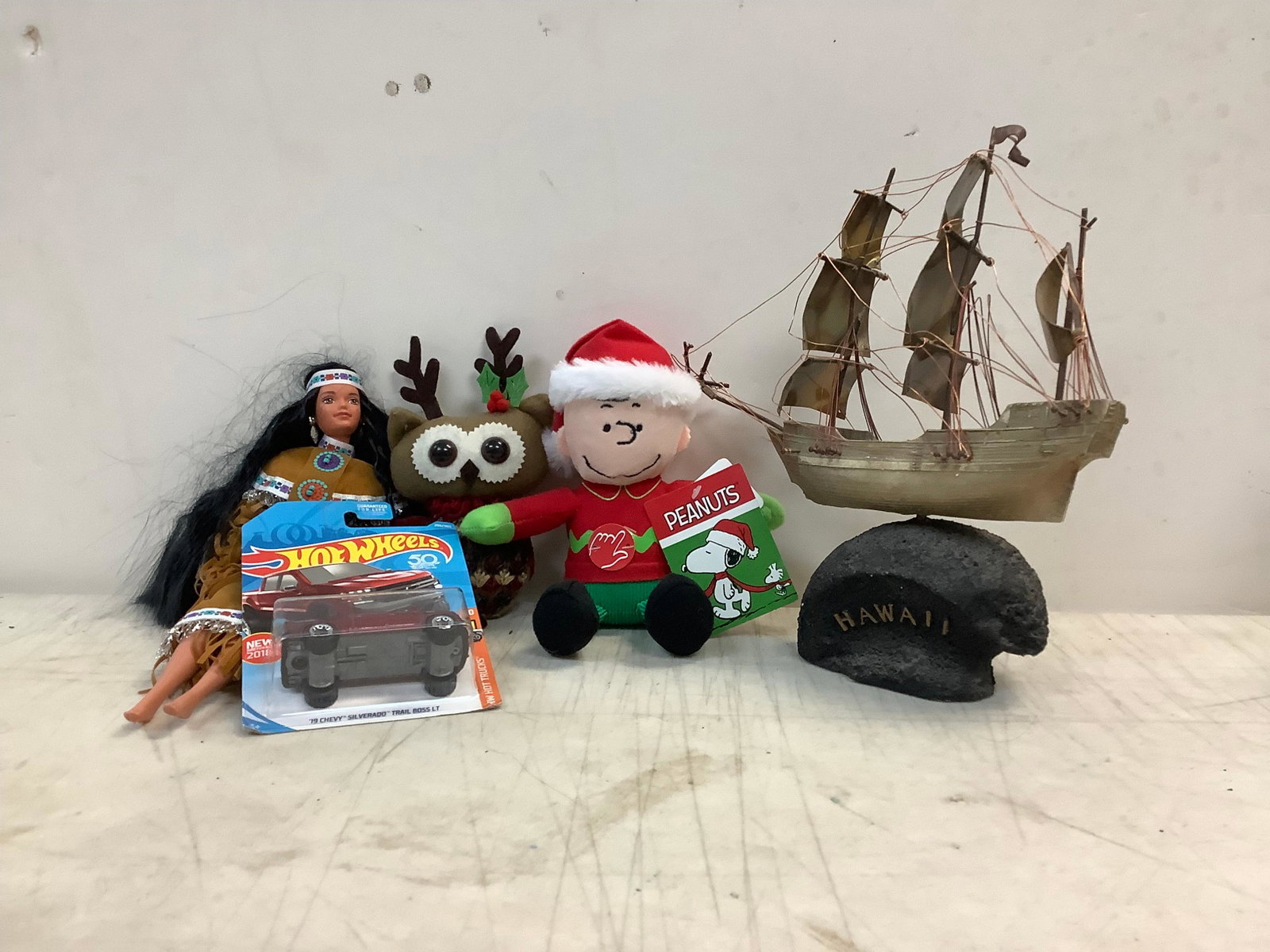 Lot of dolls, ship figure and more: Lot of dolls, ship figure and more
