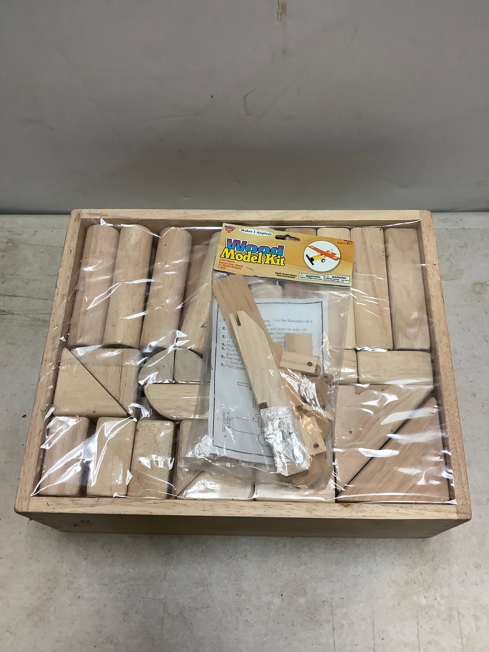 Lot of wooden blocks and wooden model kit: Lot of wooden blocks and wooden model kit