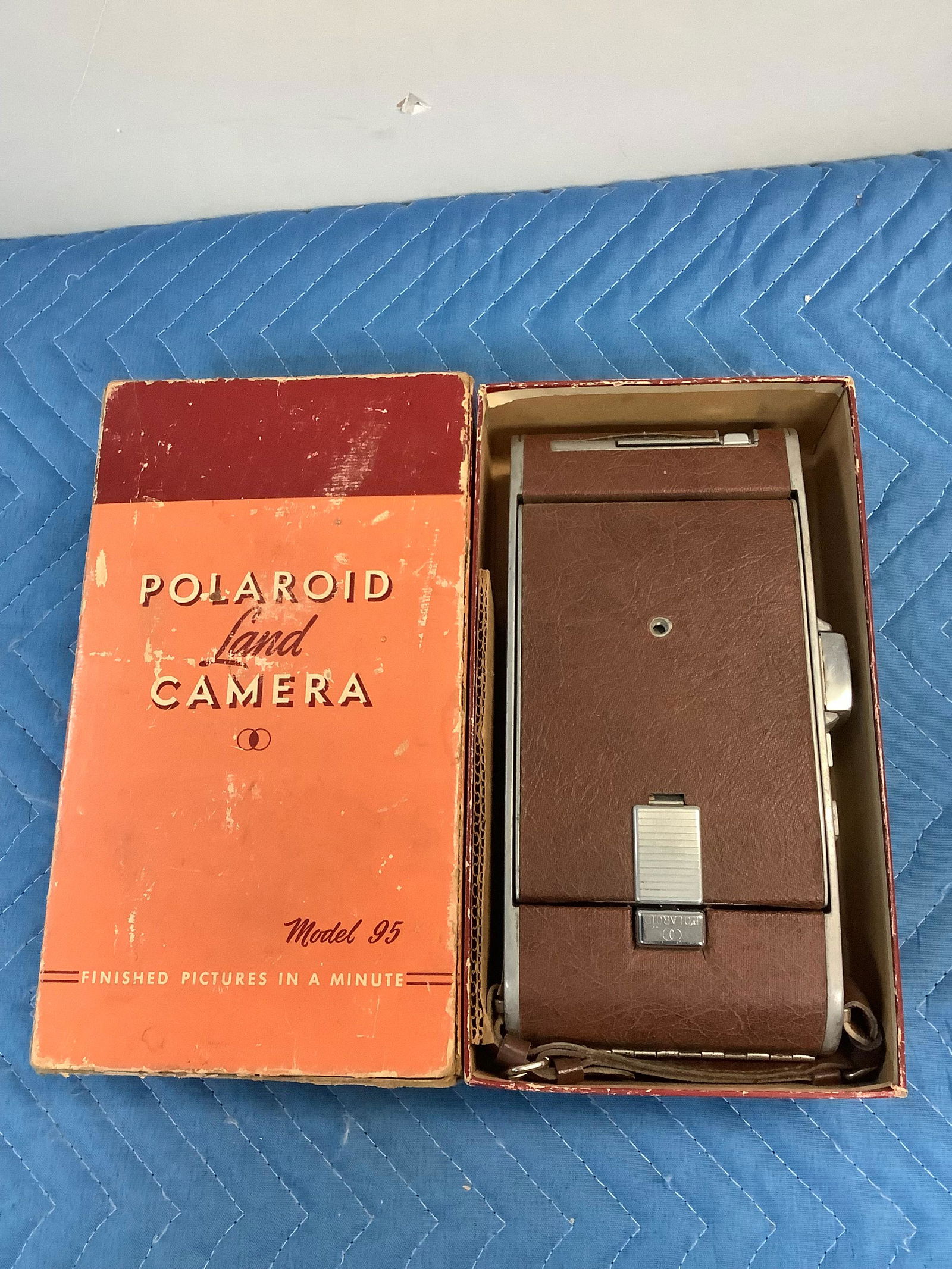 Polaroid land camera model 95 (1 of 1)